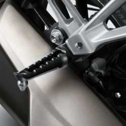 R-0144 : Reposapiés pasajero DPM Honda CB500